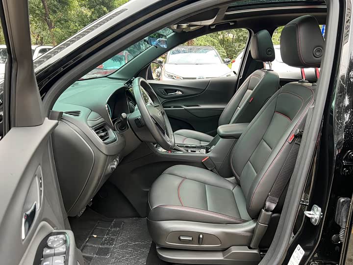 Фото 8 - Chevrolet Equinox