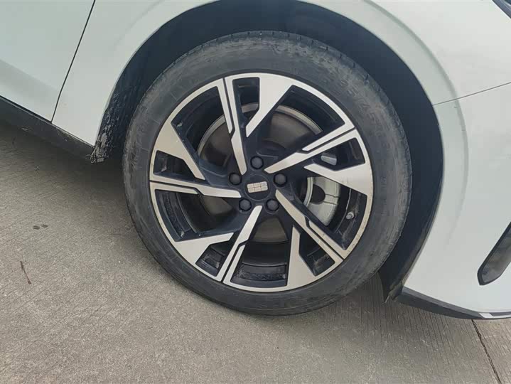 Фото 6 - Geely Galaxy L6