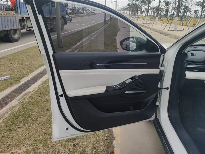 Фото 7 - Geely Galaxy L6