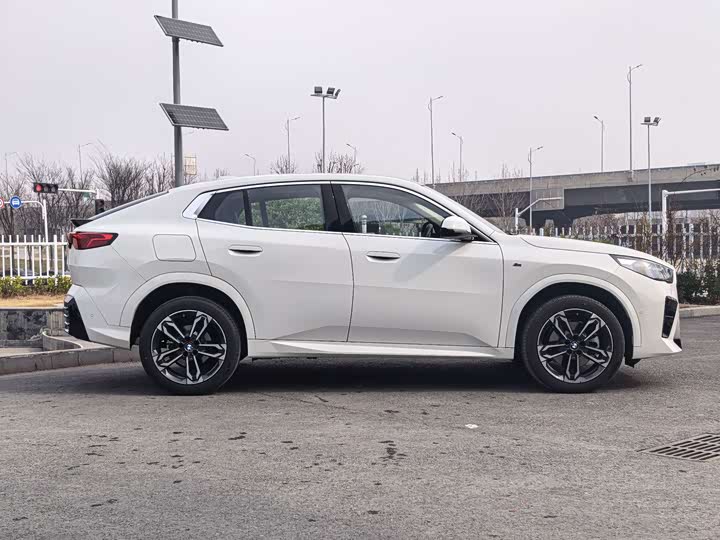 Фото 8 - BMW X2