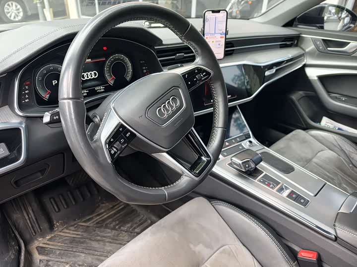 Фото 4 - Audi A6L