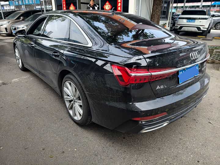 Фото 7 - Audi A6L