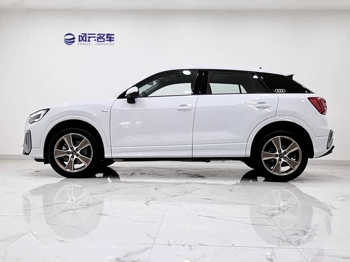 Фото 2 - Audi Q2L