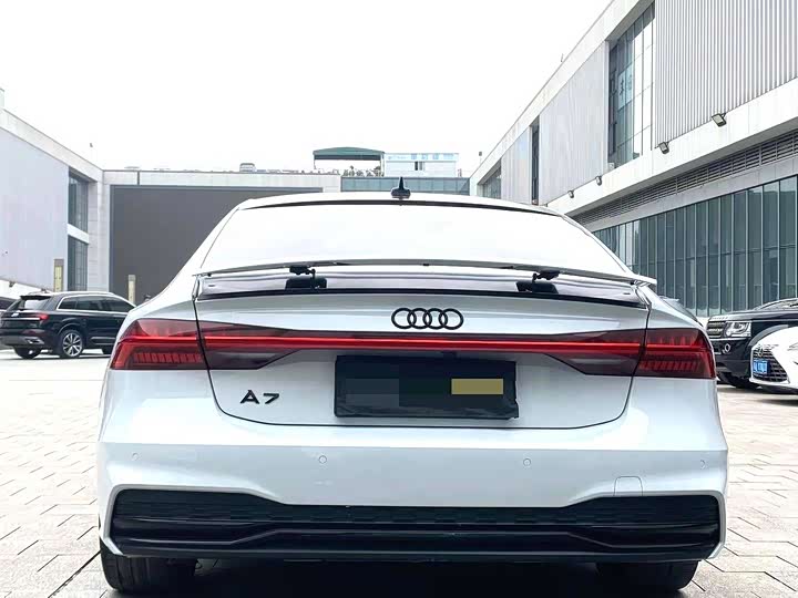 Фото 8 - Audi A7