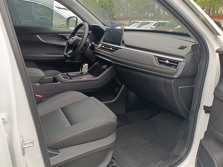 Фото 8 - Chery Tiggo 8