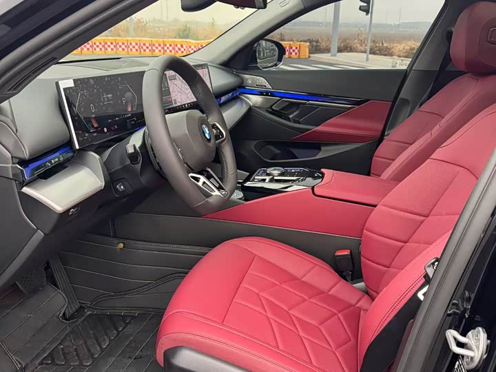 Photo 5 - BMW 5 Series