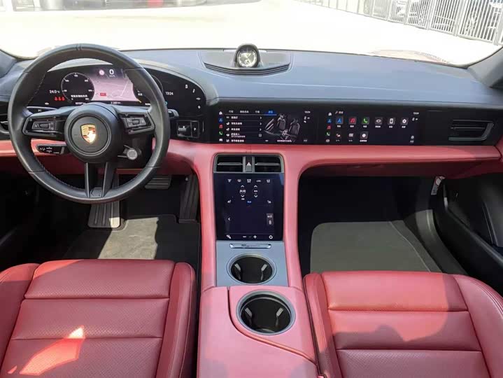 Photo 5 - Porsche Taycan