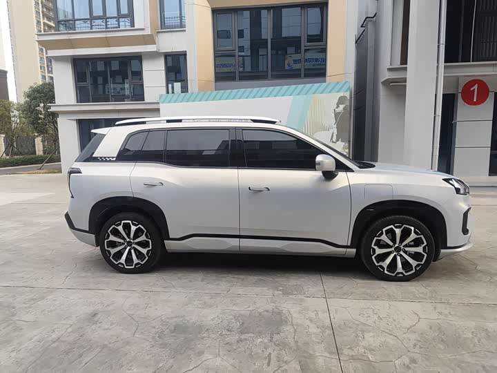 Фото 4 - GAC Aion V