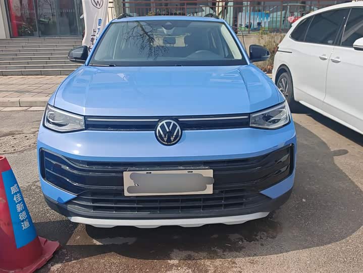 Photo 2 - Volkswagen Tharu