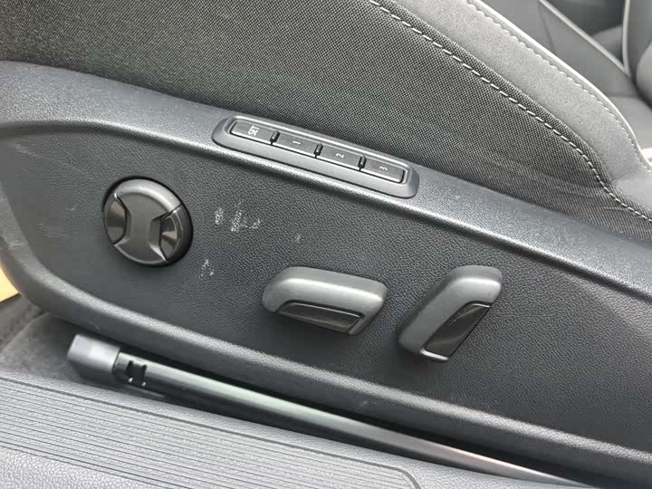 Фото 6 - Volkswagen Golf