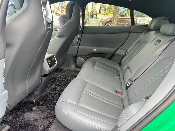 Фото 6 - Xiaomi YU7