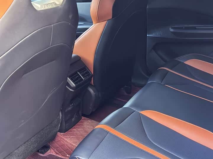 Photo 6 - Changan UNI-V