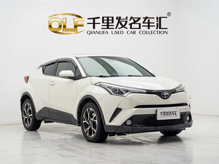 Фото 3 - Toyota C-HR