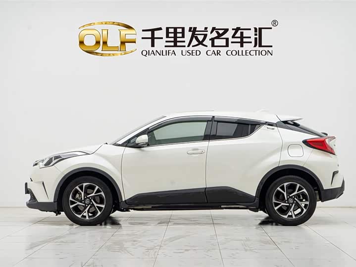 Фото 7 - Toyota C-HR