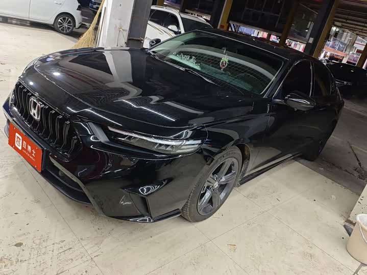 Фото 1 - Honda Inspire