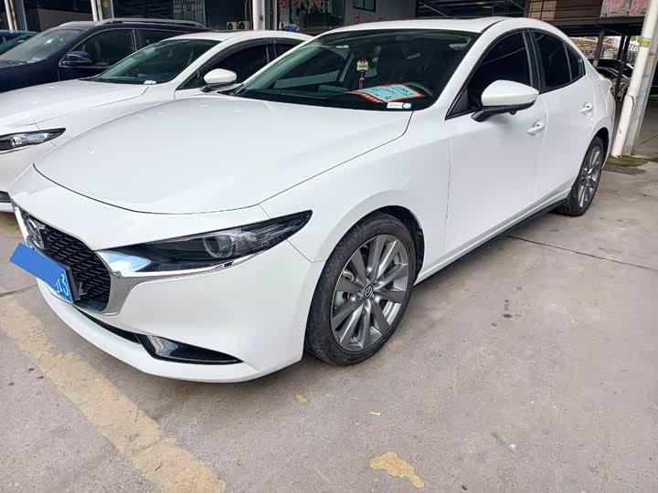 Photo 2 - Mazda 3 (Axela)