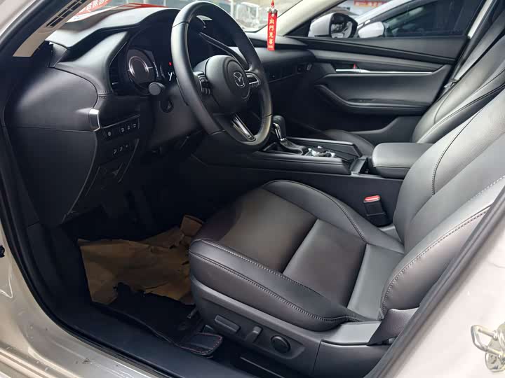 Photo 3 - Mazda 3 (Axela)