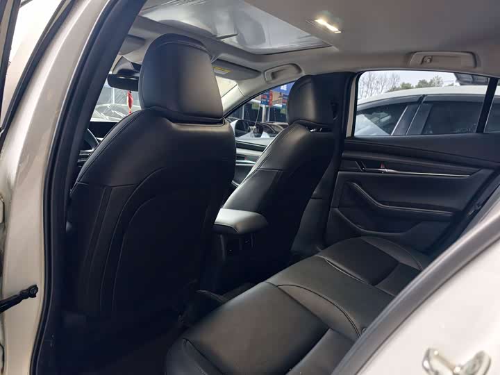 Photo 6 - Mazda 3 (Axela)