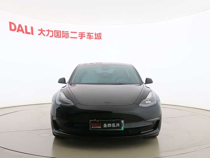 Фото 2 - Tesla Model 3