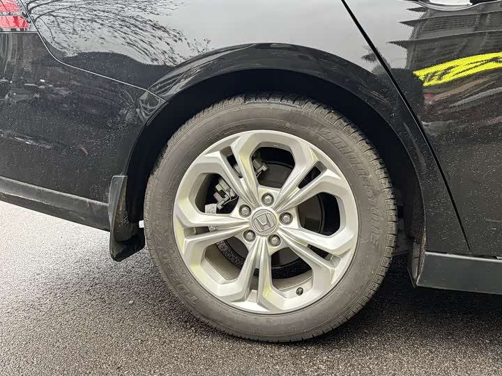 Photo 5 - Honda Accord