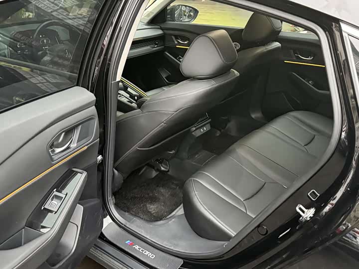 Photo 7 - Honda Accord