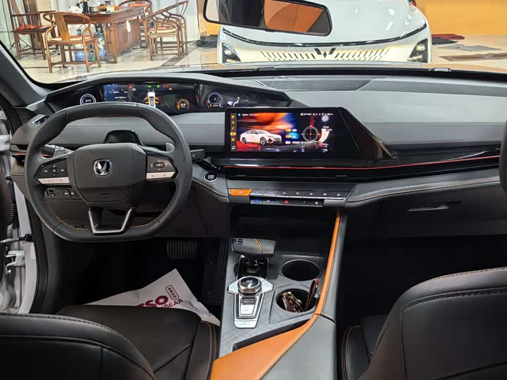 Photo 6 - Changan UNI-V