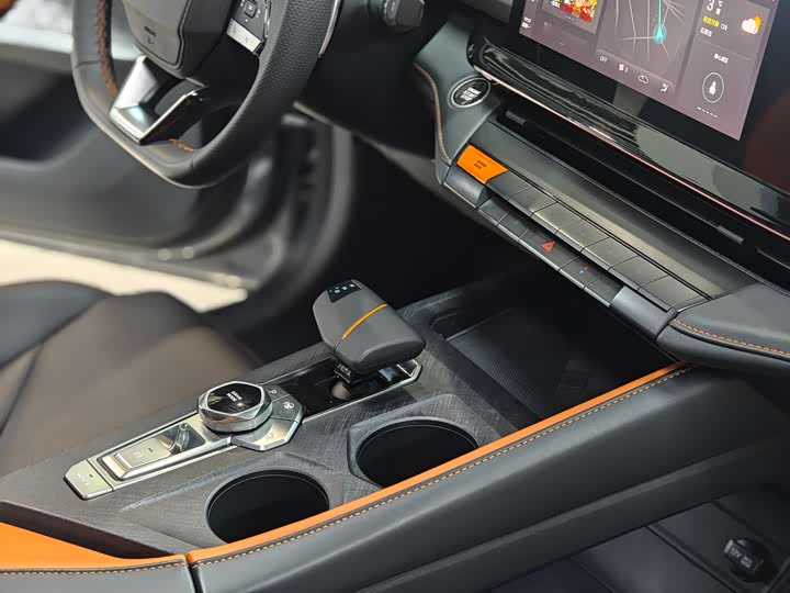 Photo 9 - Changan UNI-V