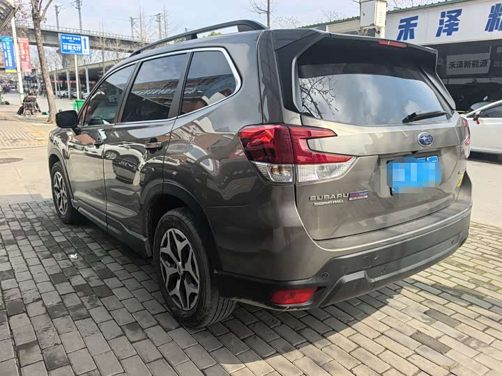 Photo 8 - Subaru Forester