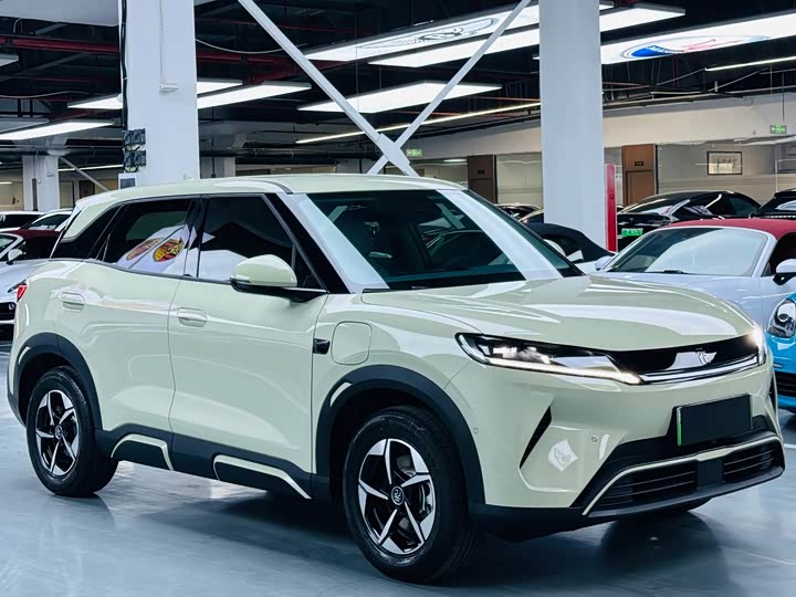 Photo 3 - BYD Yuan Up