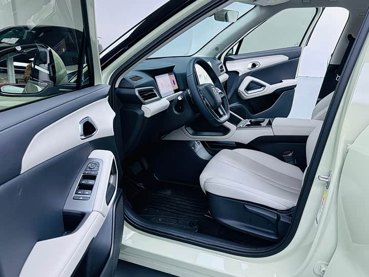 Photo 4 - BYD Yuan Up