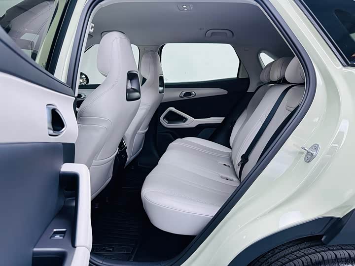 Photo 7 - BYD Yuan Up