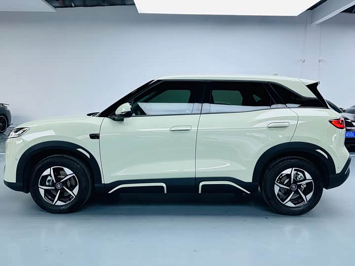 Photo 9 - BYD Yuan Up