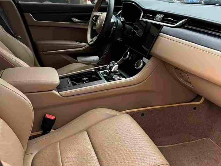 Фото 3 - Jaguar XF L