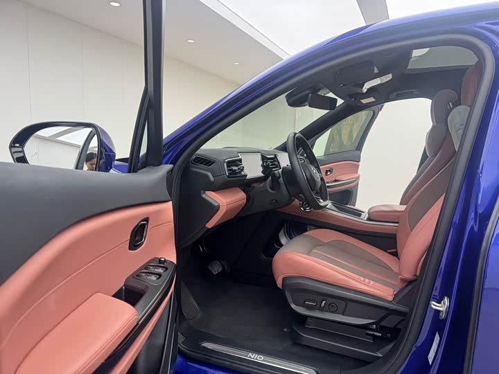 Фото 7 - Nio EC6