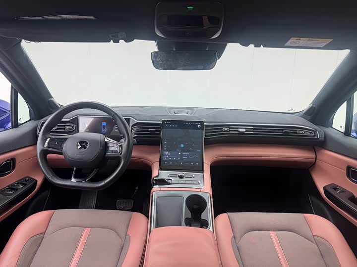 Фото 8 - Nio EC6