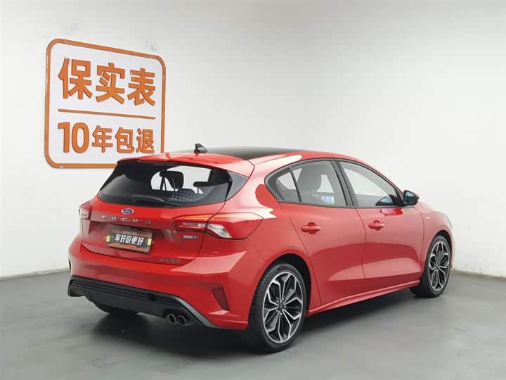 Фото 2 - Ford Focus