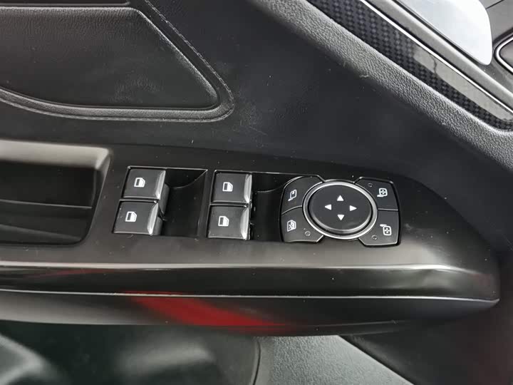 Фото 9 - Ford Focus