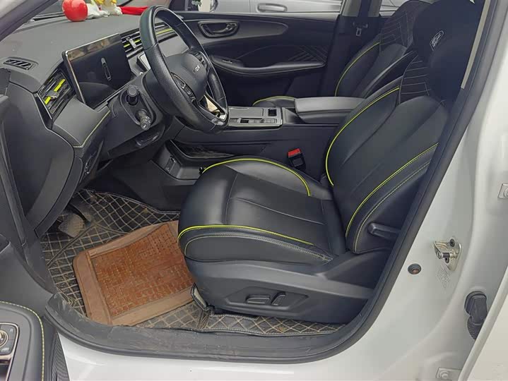 Фото 9 - Roewe RX5