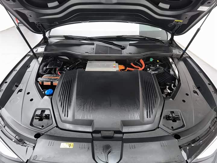 Фото 6 - Audi e-tron