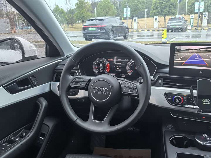 Фото 8 - Audi A4L