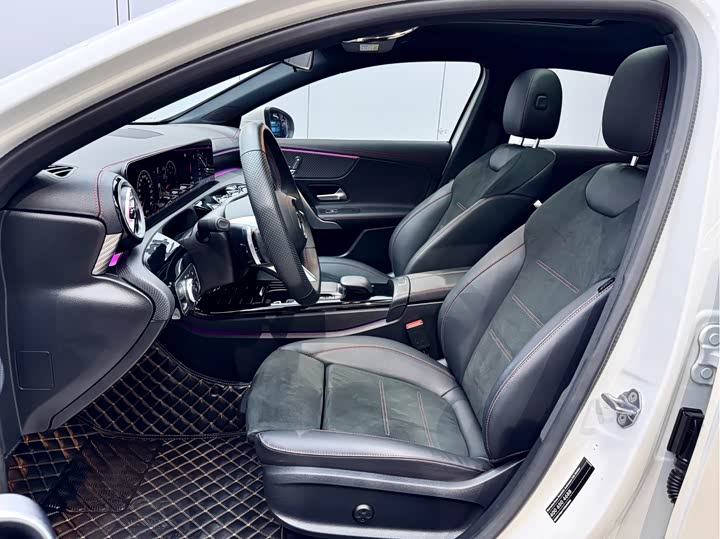 Фото 8 - Mercedes-Benz A-Class