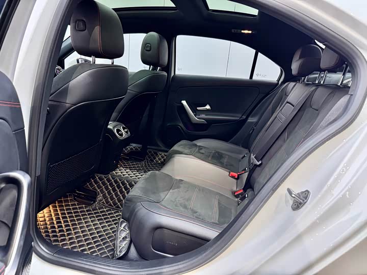 Фото 9 - Mercedes-Benz A-Class