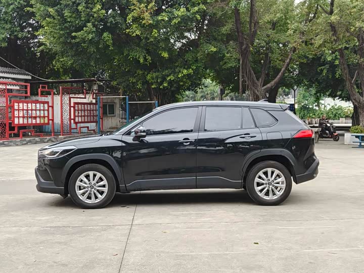 Фото 2 - Toyota Corolla Cross