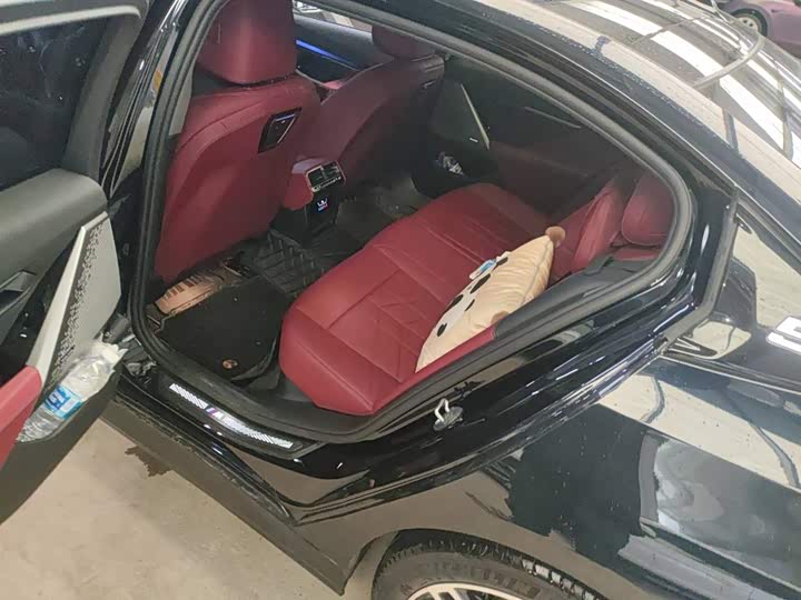 Фото 3 - BMW 5 Series