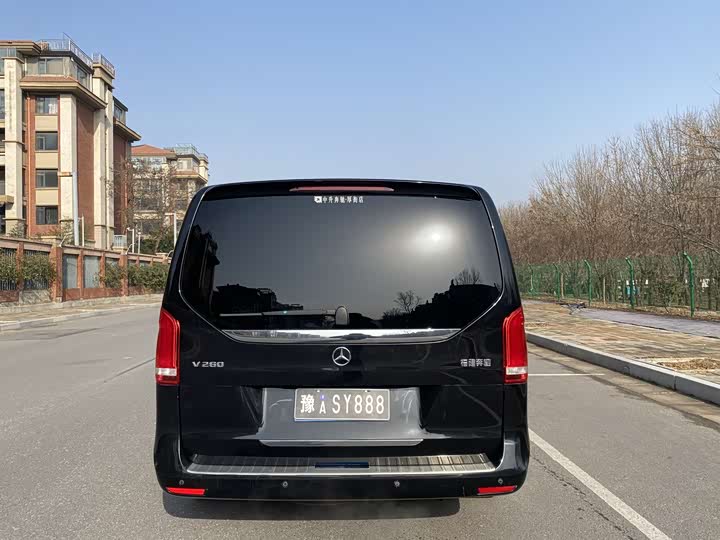 Фото 8 - Mercedes-Benz V-Class