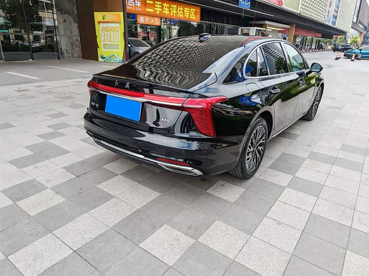 Фото 8 - Hongqi H5