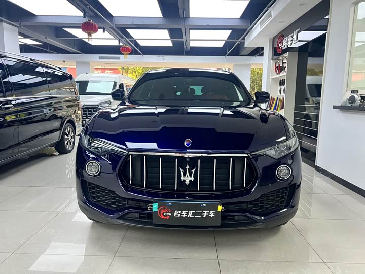 Photo 2 - Maserati Levante