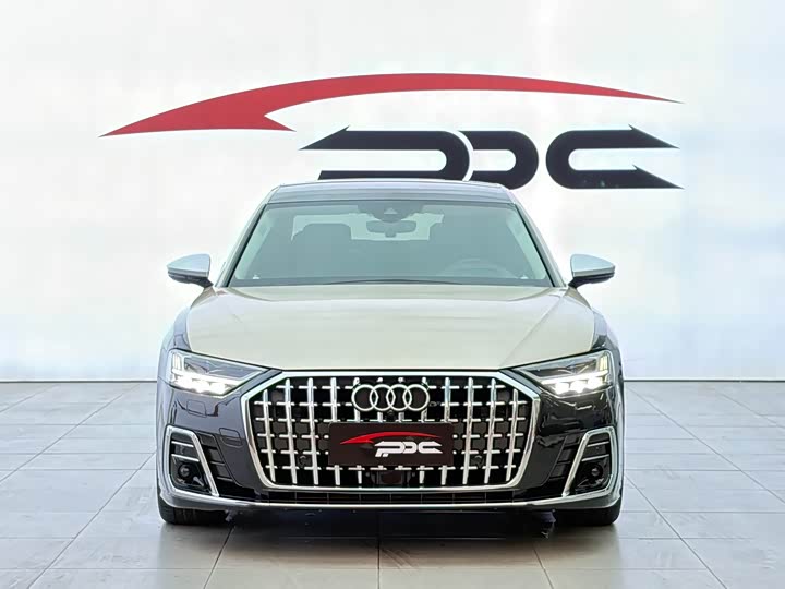 Фото 2 - Audi A8
