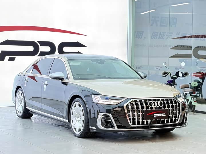 Фото 3 - Audi A8