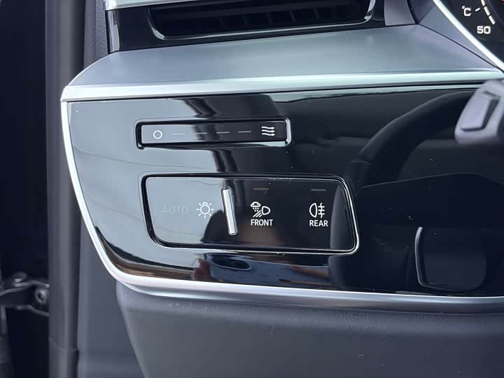 Фото 9 - Audi A8